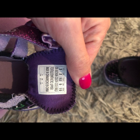 Sketchers - Picture 3 of 3